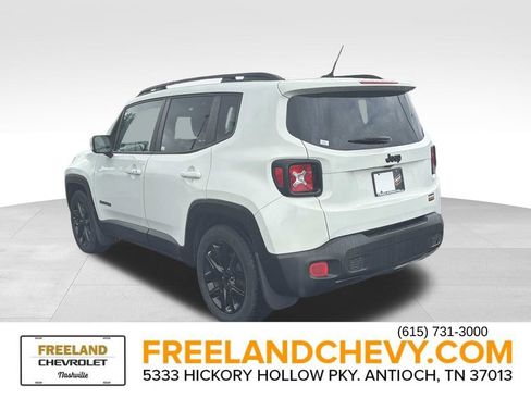 Used 2017 Jeep Renegade Altitude FWD image 5
