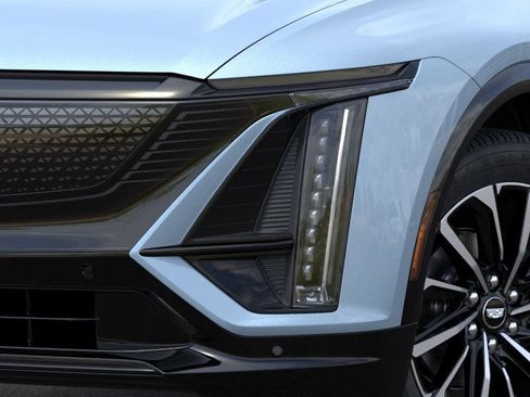 New 2026 Cadillac Lyriq Sport w/ LPO, Floor Liner Package AWD/4WD image 41