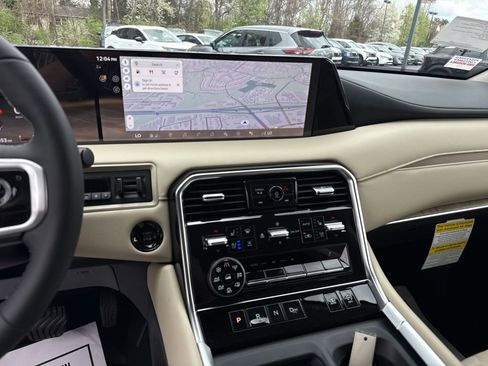 New 2026 Nissan Armada Platinum Reserve image 17