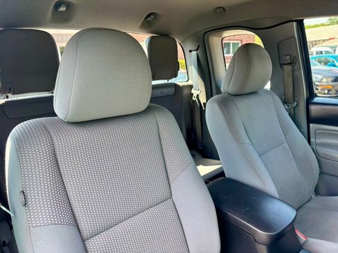 Used 2012 Toyota Tacoma 4x4 Access Cab image 18