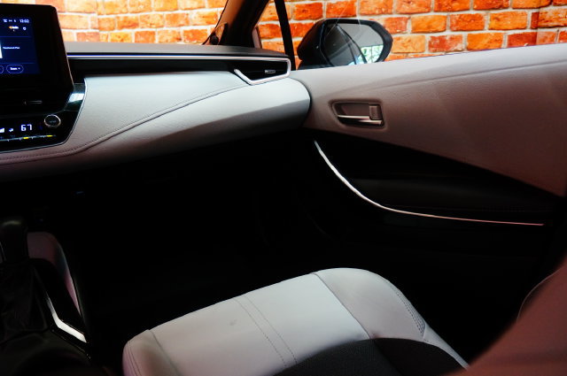 Used 2025 Toyota Corolla XSE FWD image 15
