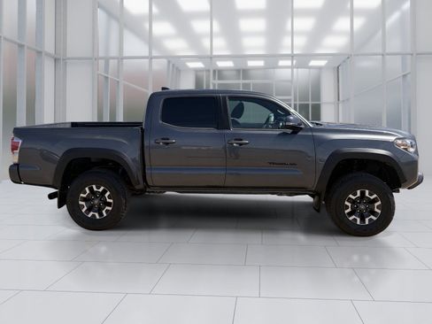 Used 2021 Toyota Tacoma TRD Off-Road w/ Technology Package RWD image 7