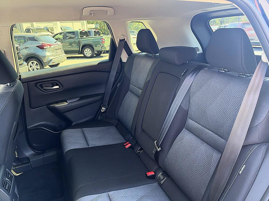 Certified 2025 Nissan Rogue SV AWD/4WD image 16