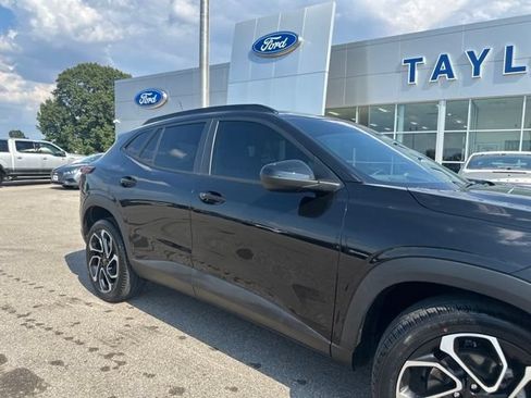 Used 2024 Chevrolet Trax RS w/ Sunroof Package FWD image 7