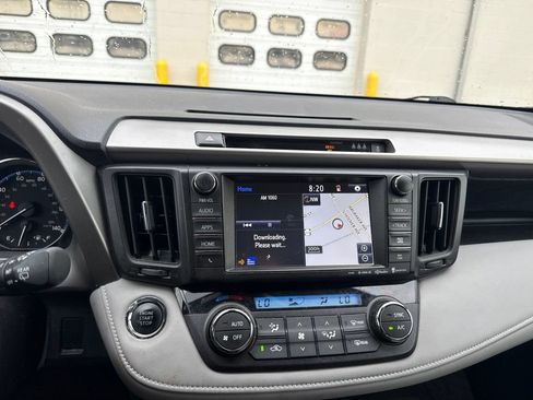 Used 2017 Toyota RAV4 Limited AWD/4WD image 9