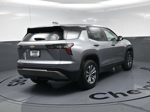 Used 2026 Chevrolet Equinox LT FWD image 9