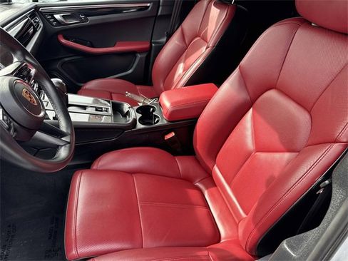 Used 2023 Porsche Macan S image 20