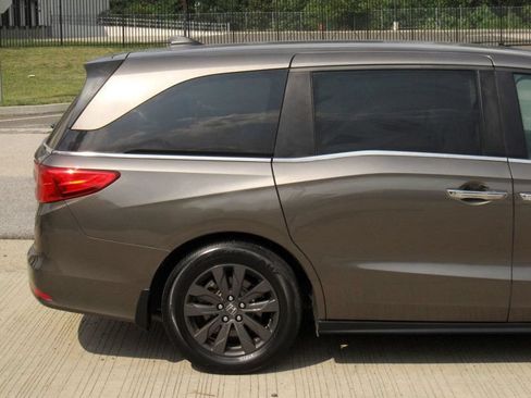 Used 2022 Honda Odyssey EX-L image 11