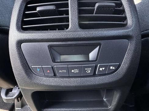 Used 2022 Honda Pilot Sport image 15