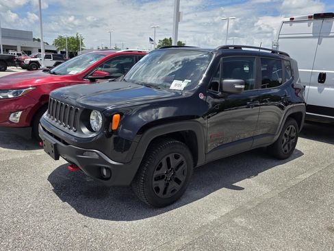 Used 2018 Jeep Renegade Trailhawk AWD/4WD image 4