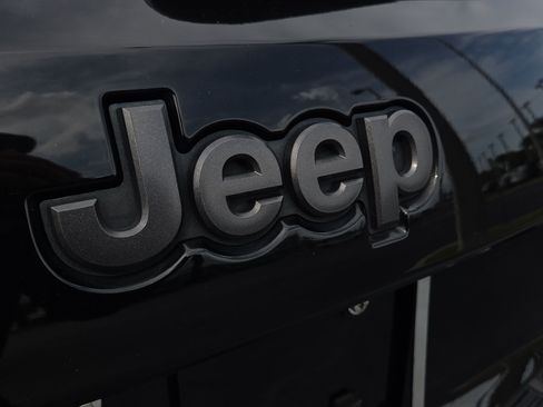 Used 2021 Jeep Grand Cherokee Limited w/ Quick Order Package 28K 80th RWD image 36