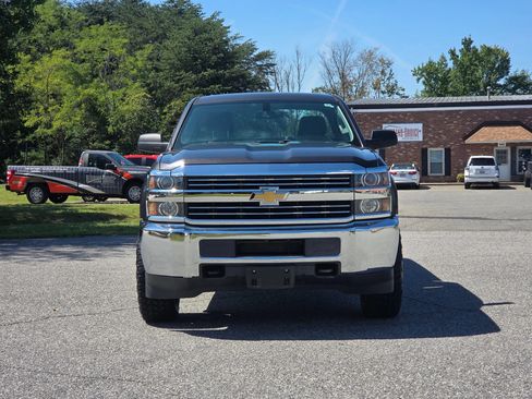 Used 2018 Chevrolet Silverado 2500 W/T AWD/4WD image 3