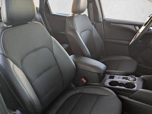 Used 2025 Ford Escape SE FWD image 21