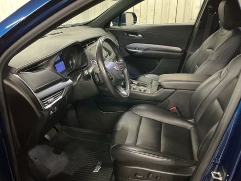 Used 2019 Cadillac XT4 Premium Luxury image 12