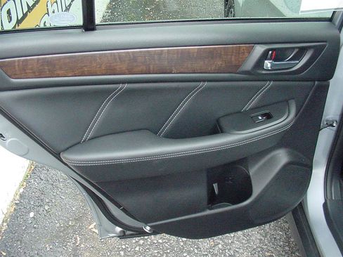 Used 2018 Subaru Outback 2.5i Limited image 22