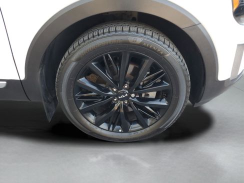 Certified 2022 Kia Telluride SX w/ SX Prestige Package image 28