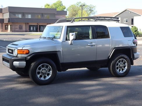 Used 2012 Toyota FJ Cruiser 4WD w/ Upgrade Pkg image 10