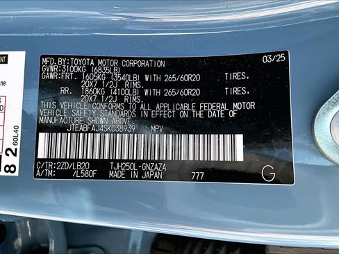 Used 2025 Toyota Land Cruiser image 33