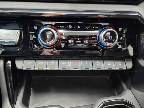 Used 2024 GMC Sierra 1500 AT4X image 15