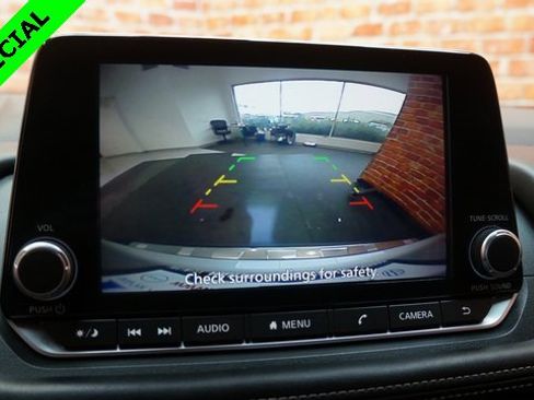 Used 2022 Nissan Rogue SV image 16