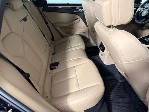 Certified 2026 Porsche Macan AWD/4WD image 30