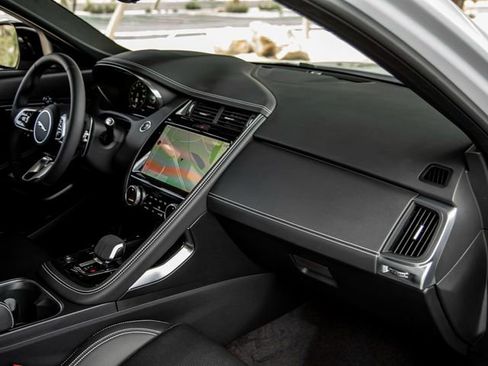 New 2024 Jaguar E-PACE R-Dynamic SE image 28