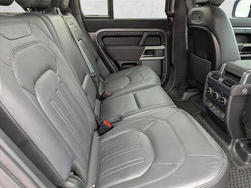 Used 2022 Land Rover Defender 110 S image 29