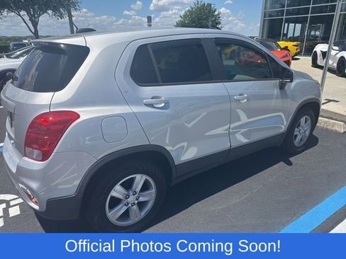 Used 2019 Chevrolet Trax LS w/ Tint and Cruise Package FWD image 2