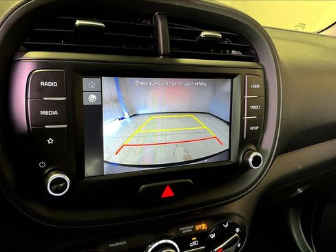 Used 2023 Kia Soul LX w/ Option Group 015 FWD image 15