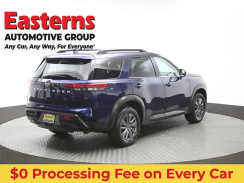 Used 2025 Nissan Pathfinder SV FWD image 40