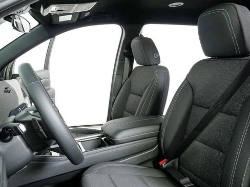 New 2026 Chevrolet Traverse LT image 5