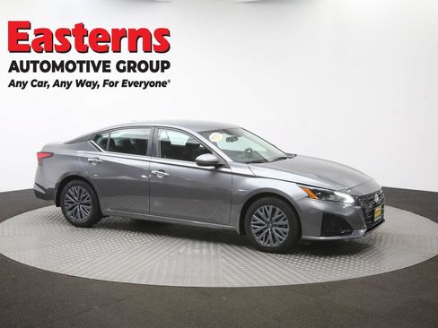 Used 2023 Nissan Altima 2.5 SV FWD image 47