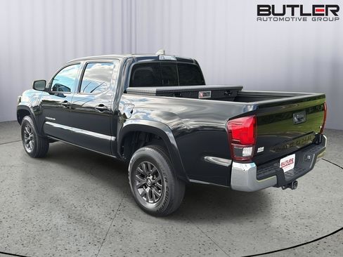 Used 2022 Toyota Tacoma SR5 RWD image 4