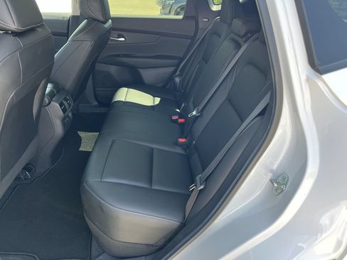 Used 2025 Nissan Murano SL AWD/4WD image 17