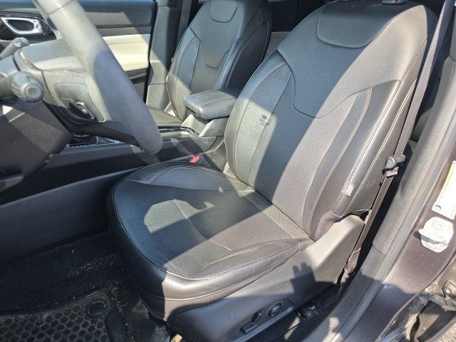 Used 2023 Jeep Compass Limited AWD/4WD image 16