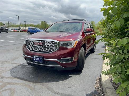 Used 2017 GMC Acadia Denali w/ Technology Package AWD/4WD image 3