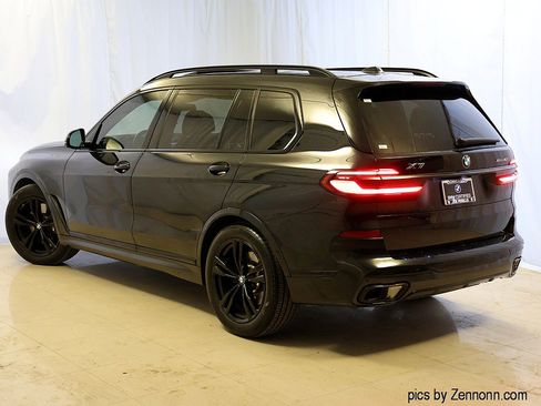 Certified 2025 BMW X7 xDrive40i w/ M Sport Package image 9