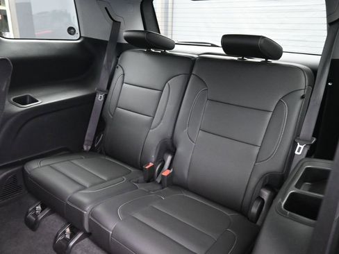 Used 2023 GMC Acadia SLT image 15