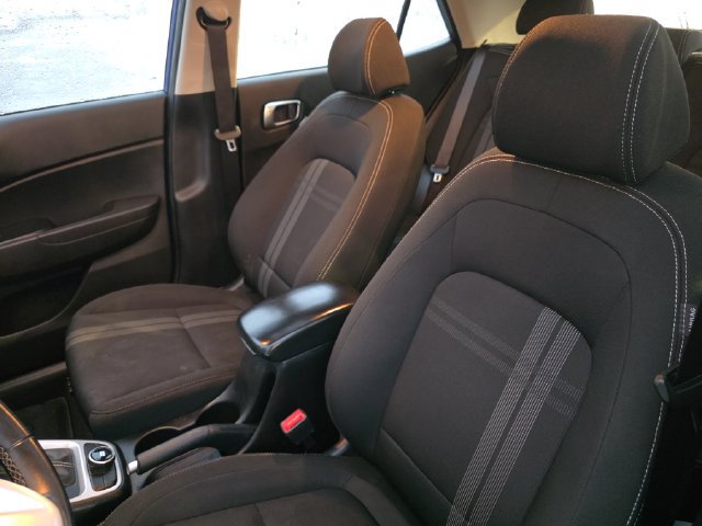 Used 2024 Hyundai Venue SEL FWD image 18