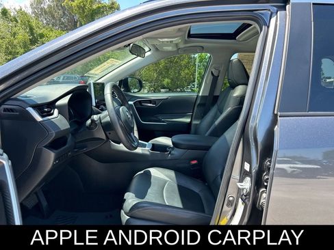 Used 2023 Toyota RAV4 XLE Premium image 9