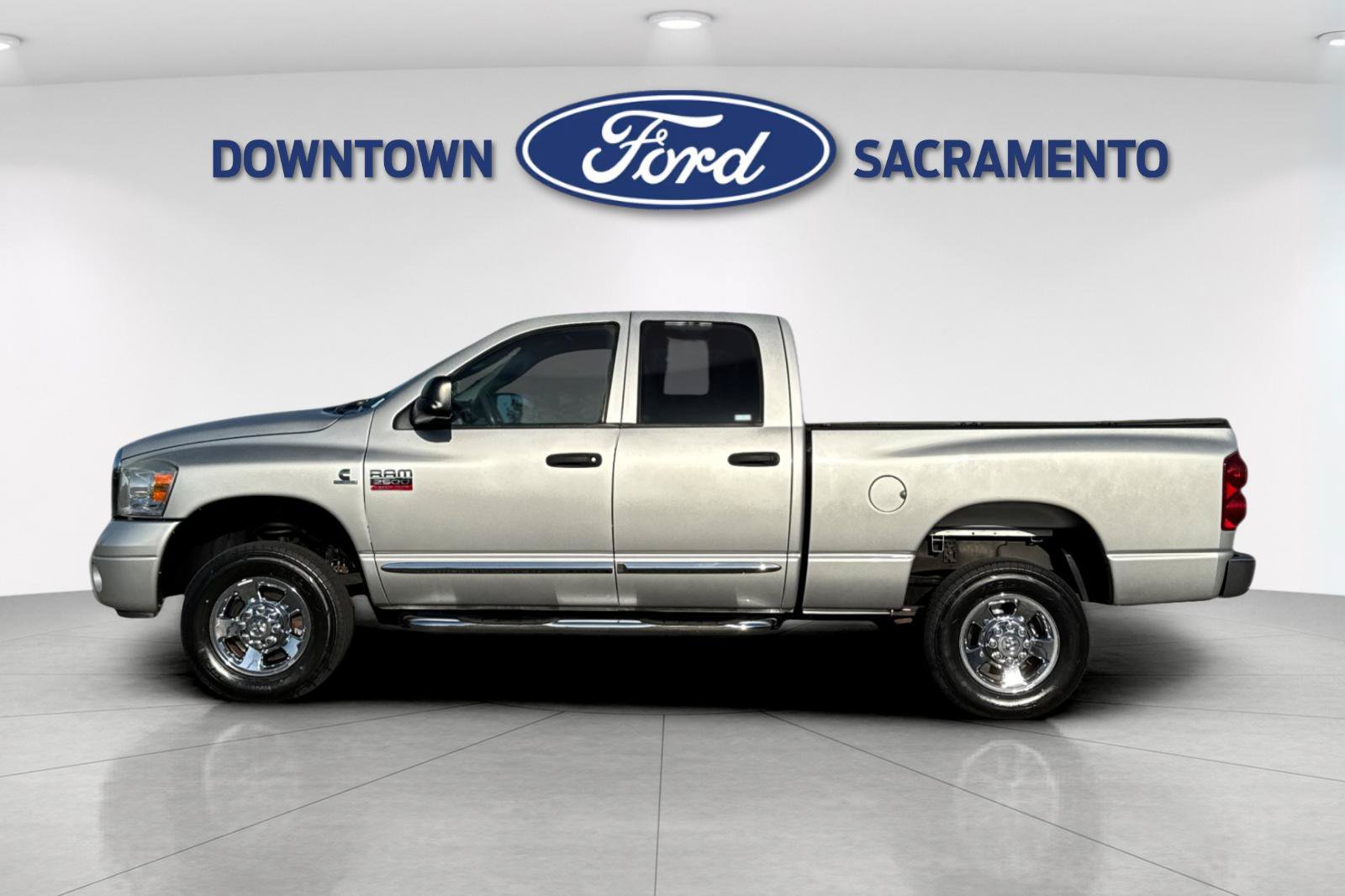 Used 2009 Dodge Ram 2500 Truck Laramie w/ Trailer Tow Group AWD/4WD image 2