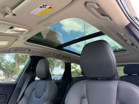 Certified 2025 Volvo XC60 B5 Plus AWD/4WD image 23