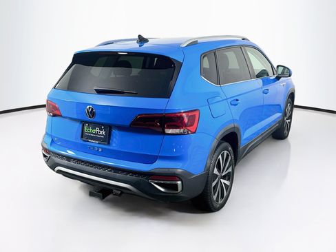 Used 2022 Volkswagen Taos SE w/ IQ.Drive SE Package FWD image 9