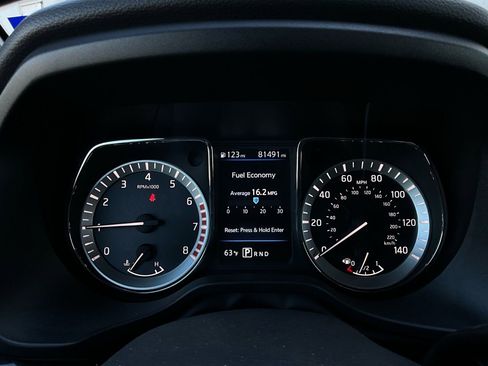 Used 2019 Nissan Titan SV w/ SV Convenience Package image 39