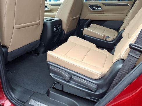 Used 2024 Chevrolet Tahoe Premier AWD/4WD image 10