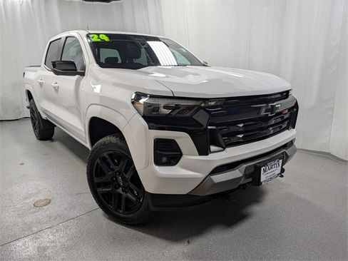 Used 2024 Chevrolet Colorado Z71 w/ Z71 Convenience Package 2 image 2