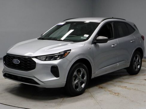 Certified 2024 Ford Escape ST-Line w/ Tech Pack #1 AWD/4WD image 9