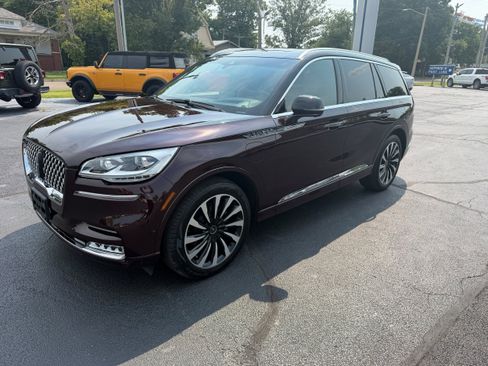 Used 2023 Lincoln Aviator Black Label Grand Touring AWD/4WD image 11