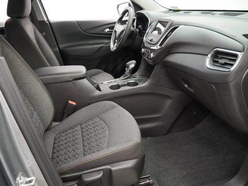 Certified 2024 Chevrolet Equinox LT FWD image 30