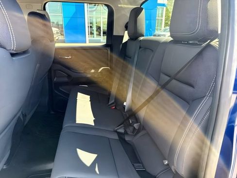 Used 2022 Nissan Frontier SV AWD/4WD image 18